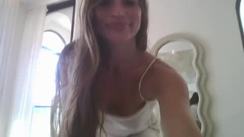 Snapshot of itskatarina chatting on 06-08-26, 06:25 katarina online show from 06-08-26, 06:25