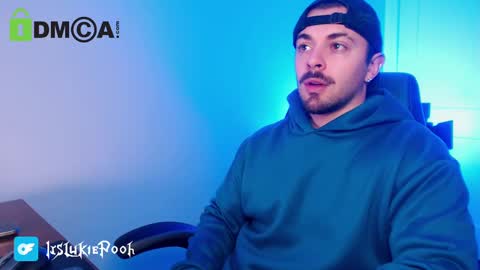 Snapshot of itslukiepooh chatting on 11-23-25, 01:27 Itslukiepooh online show from 11-23-25, 01:27