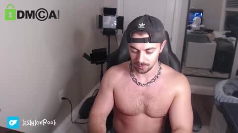 Snapshot of itslukiepooh chatting on 01-11-26, 01:32 Itslukiepooh online show from 01-11-26, 01:32