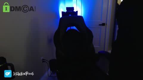 Snapshot of itslukiepooh chatting on 01-11-26, 10:59 Itslukiepooh online show from 01-11-26, 10:59