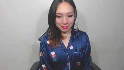 Snapshot of itsmehotqueen chatting on 10-06-25, 04:37 itsmehotqueen online show from 10-06-25, 04:37