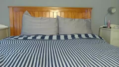 Snapshot of itsmejade_x chatting on 10-23-25, 10:47 Jade online show from 10-23-25, 10:47