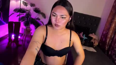Siana online show from 05-19-26, 06:25