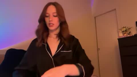 Snapshot of itssheababy chatting on 12-21-25, 02:08 Shea online show from 12-21-25, 02:08