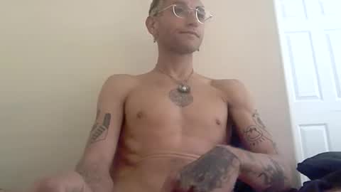 Itz Ocelo online show from 04-27-26, 10:41