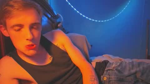 itzd123 online show from 04-25-26, 08:06