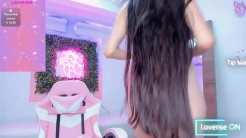 Itzel  online show from 04-09-26, 02:00