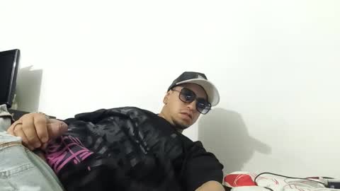 Snapshot of ivanfpc93 chatting on 10-12-25, 07:18 ivanfpc93 online show from 10-12-25, 07:18