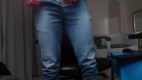 Snapshot of ivanhydee chatting on 11-14-25, 05:50 IvanHydee online show from 11-14-25, 05:50