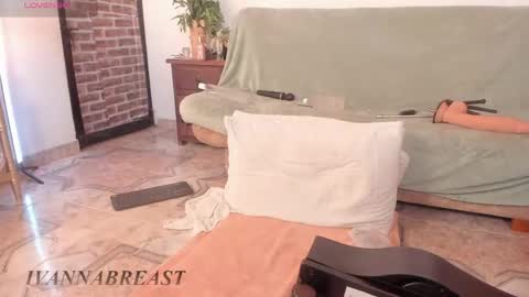 Snapshot of ivannabreastoficial chatting on 05-26-26, 01:01 Ivannabreast online show from 05-26-26, 01:01