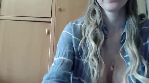 Snapshot of ivetta911 chatting on 02-15-26, 09:41 ivetta911 online show from 02-15-26, 09:41