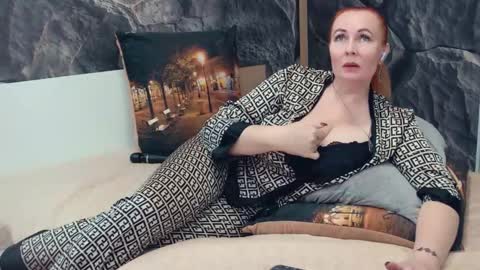 Snapshot of ivettasplash chatting on 11-30-25, 01:09 IrennaSplash online show from 11-30-25, 01:09