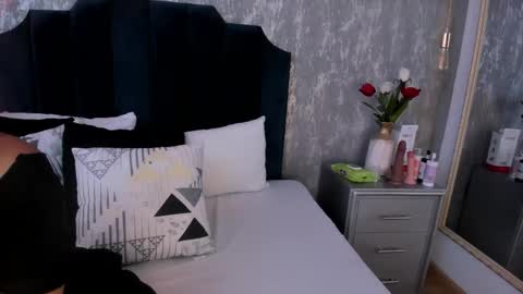 Snapshot of ivi_jones_ chatting on 04-25-26, 12:30 Ivi jones online show from 04-25-26, 12:30