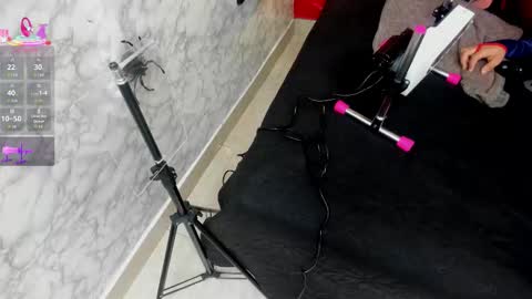 Ivis  online show from 10-30-25, 12:17