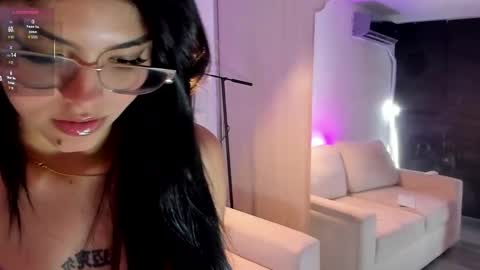 Ivon online show from 09-17-25, 02:46