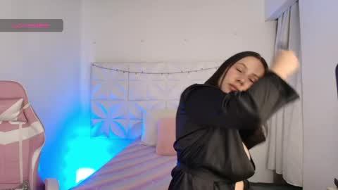Snapshot of ivonnygoldie chatting on 05-22-26, 01:46 Ivonny online show from 05-22-26, 01:46