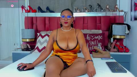 Snapshot of ivonsanchez chatting on 01-09-26, 03:20 IVONSANCHEZ online show from 01-09-26, 03:20