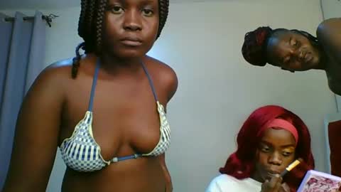 Snapshot of ivory_mae chatting on 07-09-26, 06:12 ivory_mae online show from 07-09-26, 06:12