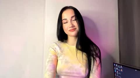 Snapshot of ivoryhochstine chatting on 11-28-25, 01:47 Nika online show from 11-28-25, 01:47