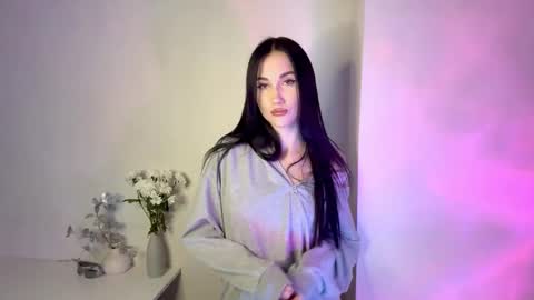 Snapshot of ivoryhochstine chatting on 12-01-25, 12:10 Nika online show from 12-01-25, 12:10
