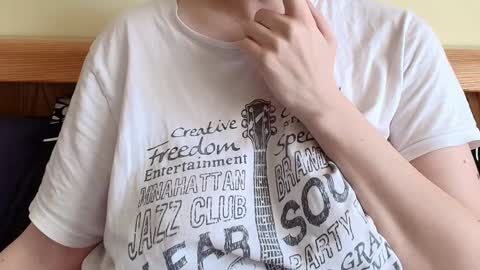 Snapshot of ivoryorchid chatting on 01-30-25, 09:04 Ivory online show from 01-30-25, 09:04