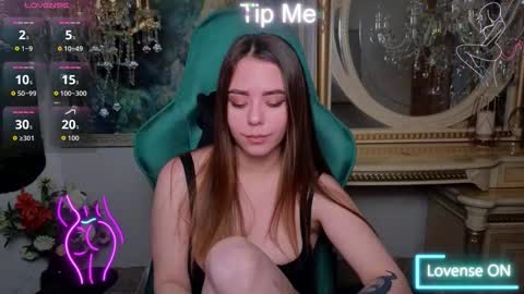 Snapshot of ivorywood_ chatting on 10-04-25, 08:56 ivorywood_ online show from 10-04-25, 08:56