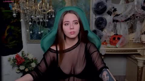 Snapshot of ivorywood_ chatting on 10-21-25, 12:28 ivorywood_ online show from 10-21-25, 12:28