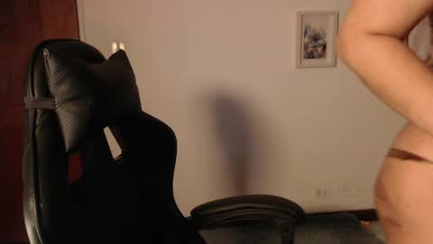 Snapshot of ivvy_bloom chatting on 05-03-26, 10:05 IVVY online show from 05-03-26, 10:05