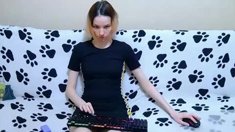 Ivy and Lester online show from 05-02-26, 05:56