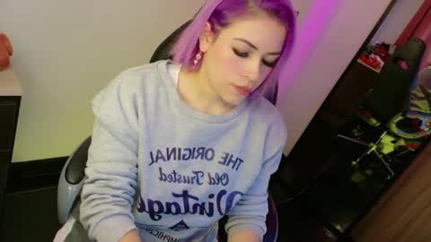 Snapshot of ivy__taylorr chatting on 05-25-26, 04:29 Diana Rojas online show from 05-25-26, 04:29