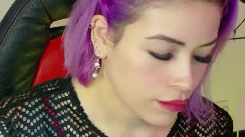 Snapshot of ivy__taylorr chatting on 06-08-26, 01:28 Diana Rojas online show from 06-08-26, 01:28