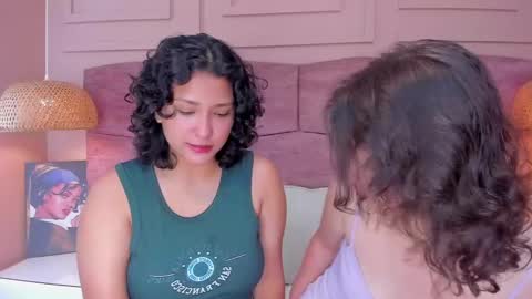 Snapshot of ivy_and_molly chatting on 03-04-25, 11:51 Ivy and Molly online show from 03-04-25, 11:51