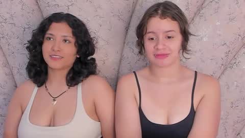 Snapshot of ivy_and_molly chatting on 09-11-25, 08:42 Ivy and Molly online show from 09-11-25, 08:42