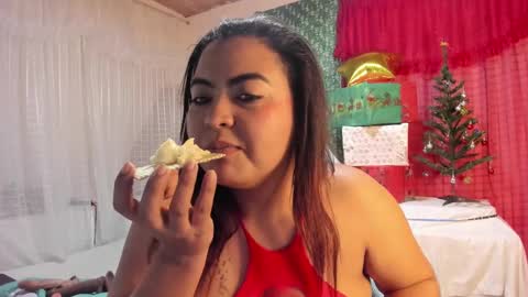 Snapshot of ivy_roosx chatting on 12-25-24, 08:39 vivian online show from 12-25-24, 08:39