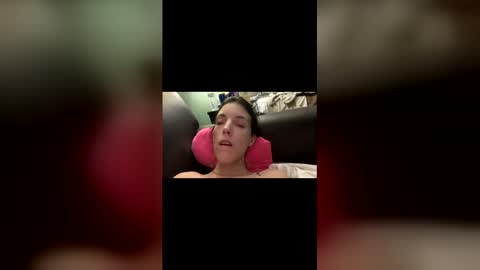 Snapshot of ivy_rose90 chatting on 05-07-26, 05:35 ivy_rose90 online show from 05-07-26, 05:35