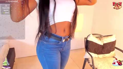 Snapshot of ivybliss8 chatting on 12-17-24, 04:21 i v y  b l i s s online show from 12-17-24, 04:21