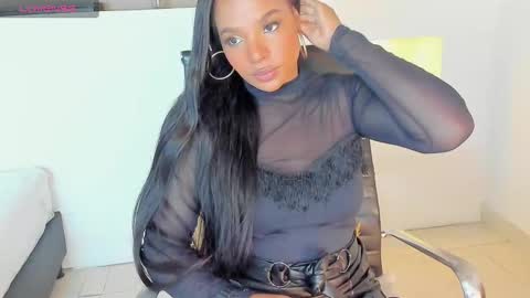 Snapshot of ivybliss8 chatting on 01-25-25, 12:05 i v y  b l i s s online show from 01-25-25, 12:05