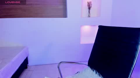 Snapshot of ivybliss8 chatting on 02-27-25, 11:52 i v y  b l i s s online show from 02-27-25, 11:52