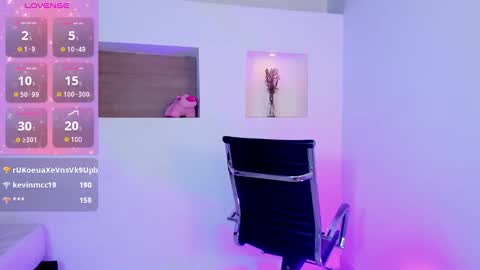 Snapshot of ivybliss8 chatting on 03-04-25, 06:18 i v y  b l i s s online show from 03-04-25, 06:18