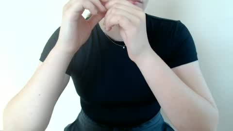 ivyivy77 online show from 06-17-26, 06:05