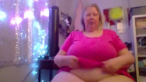 ivyjane3522 online show from 06-11-26, 01:16