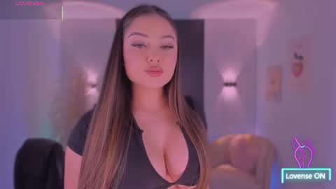 Snapshot of ivyjonesx chatting on 06-29-26, 05:13 Ivy online show from 06-29-26, 05:13