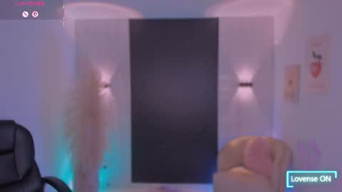 Snapshot of ivyjonesx chatting on 07-03-26, 01:34 Ivy online show from 07-03-26, 01:34