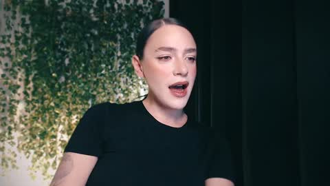 Snapshot of ivyjonson chatting on 01-22-25, 02:56 Miss Ivy online show from 01-22-25, 02:56