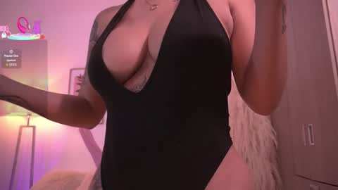 Snapshot of ivyrose_ chatting on 10-23-25, 03:17 Annie online show from 10-23-25, 03:17