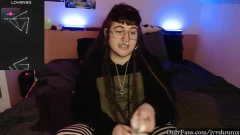 Snapshot of ivyshrumx chatting on 01-05-25, 10:19 Ivy ShrumX online show from 01-05-25, 10:19