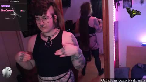 Snapshot of ivyshrumx chatting on 12-04-25, 02:10 Ivy ShrumX online show from 12-04-25, 02:10