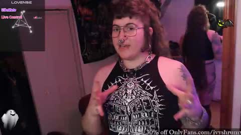 Snapshot of ivyshrumx chatting on 12-18-25, 02:39 Ivy ShrumX online show from 12-18-25, 02:39