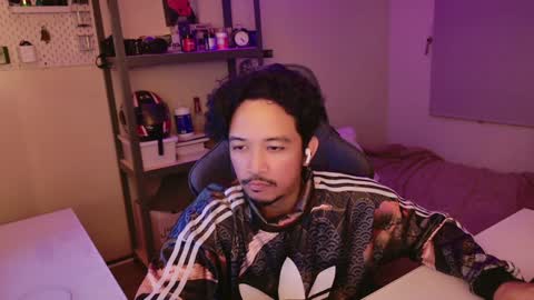 Snapshot of iwasd3nse chatting on 12-19-24, 02:35 iwasd3nse online show from 12-19-24, 02:35