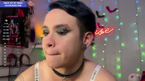 Muse hethey online show from 12-20-24, 12:41